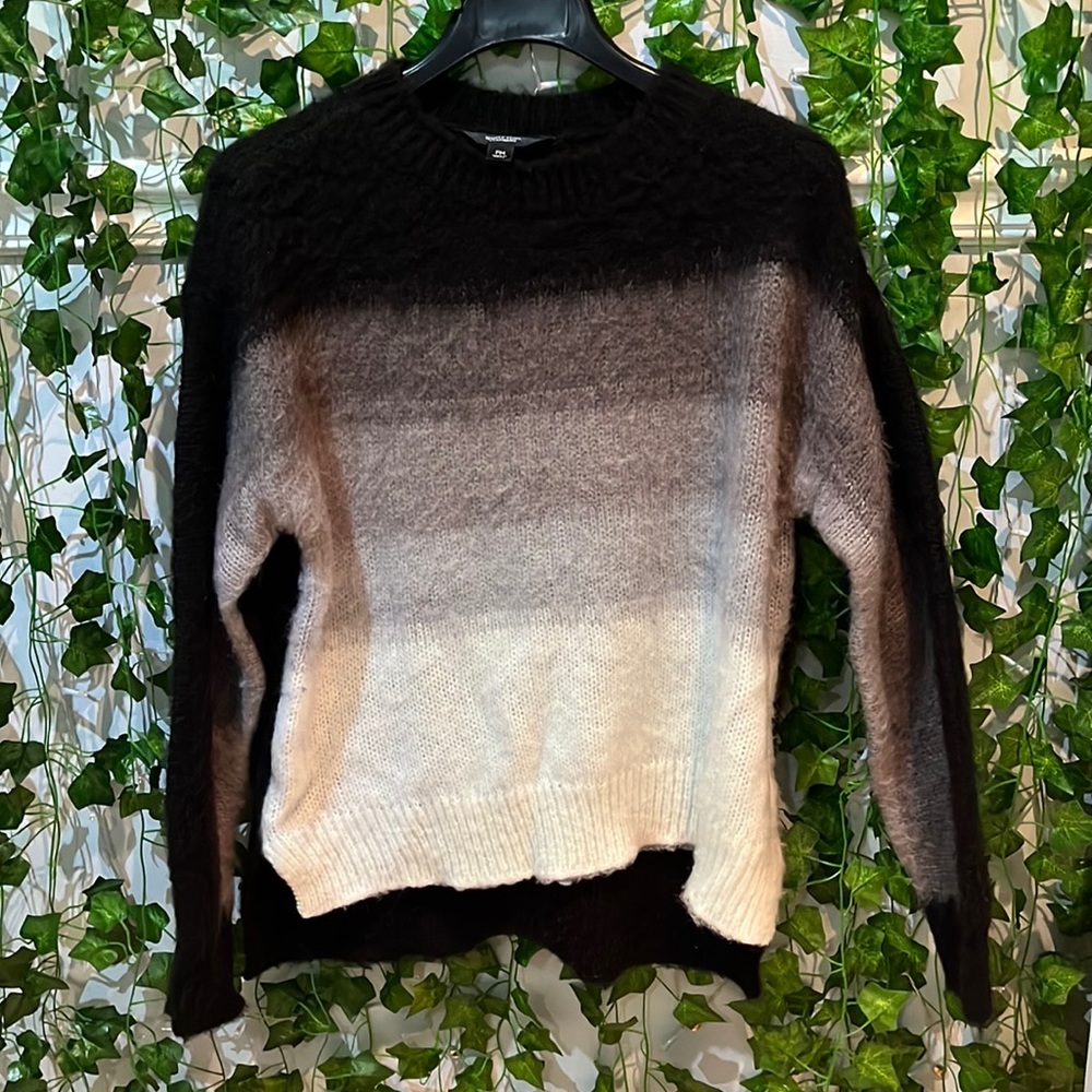 Simply Vera Gradient Sweater